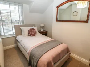 Chapel Cottage - Room