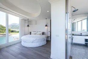 Brighthouse - Habitación