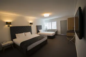 Quays Hotel - Room