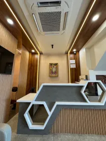 The Premier, Dwarka - Réception