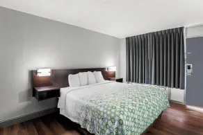 HomeTowne Studios by Red Roof Richmond - Airport Sandston - Room