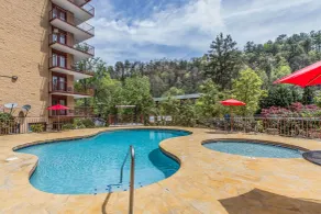 Quality Inn & Suites Gatlinburg North - Piscina