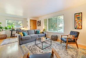 Hot Tub, 5 Mi to Dtwn! Newly Updated Seattle Home - Innenbereich