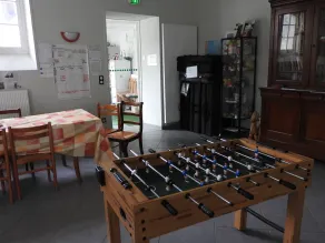 Fontaineblhostel hostel & camping near Fontainebleau - Spielezimmer