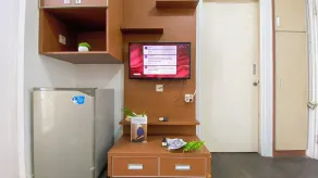 Great Choice and Comfy 2BR Green Pramuka City Apartment By Travelio - Rum