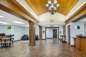 Quality Inn & Suites Monterey I-40 - Lobby