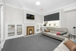Horse and Jockey Hotel Homebush - Lobby sitting area