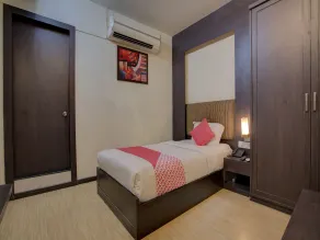OYO 26196 Hotel Vip Regency - Room
