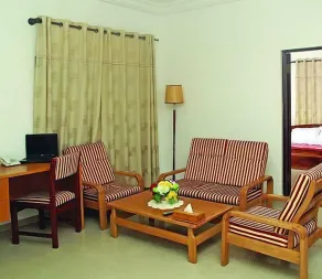 His Majesty's Hotel and Apartments - Living area