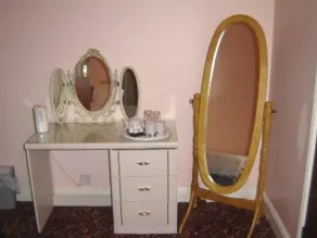 Alpha Milton Guest House - Chambre