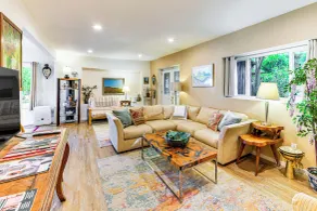 Hot Tub & Views: 'Secret Garden' Fort Bragg Cabin - Interiör