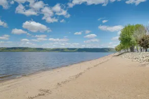 Lake Pepin Retreat: Walk to Beach & Marina! - Interior