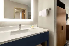 AmericInn by Wyndham Branson & Conference Center - Salle de bain