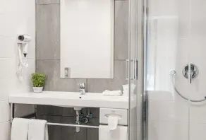 City Park Apart Hotel by CHM - Bathroom