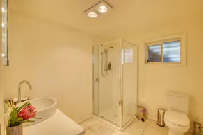Quarterdeck Apartment - Baño