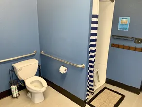 HI Sacramento Hostel - Baño