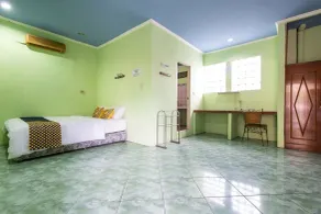 SPOT ON 3961 Fico's Residence Syariah - Room