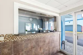 Econo Lodge Galveston Seawall - Lobby
