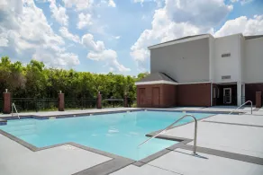 Garner Hotel Sumter Northwest by IHG - Piscina