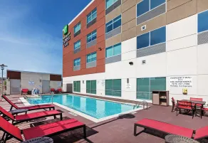 Holiday Inn Express & Suites Brenham South by IHG - Pool