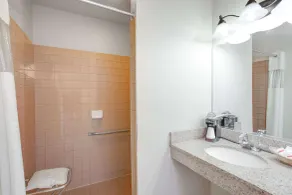Baymont by Wyndham Coalinga - Salle de bain
