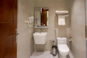 W Suites Hotel Apartments - Bathroom