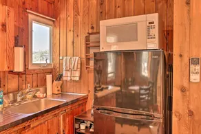 Gemütliche Suttons Bay Cottage w / Shared Dock & Feuerstelle! - Innenbereich