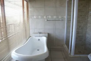Island Vibe Backpackers Jeffreys Bay - Bathroom