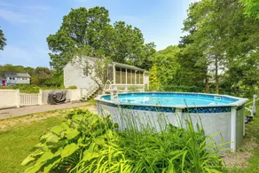 Vibrant Westerly Home w/ Private Pool & Yard! - Innenbereich
