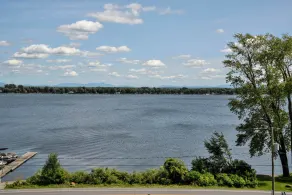 Hôtel du Lac Champlain, an Ascend Collection Hotel - Vue de la chambre