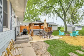 Port Clinton Home: Hot Tub, Steps to Portage River - Interiør