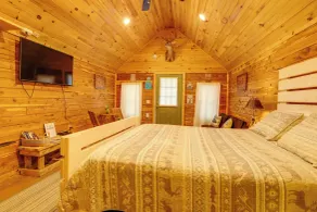 Near Trails! Ozark Mtn Hideaway w/ Fire Pit, Grill - Interiør