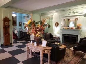 Lowell Inn - Hall