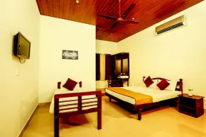 Baywatch Beach Resort - Room