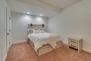 Prime Peoria Retreat w/ Deck & Fireplace! - Interiör