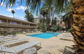 Sol Springs Inn - Piscine