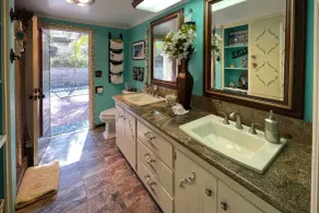 Colorful El Cajon Gem: Deck, Garden & Valley Views - Innvendig