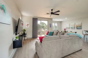 Waterfront Lake Tulloch Townhome Steps From Marina - Innvendig