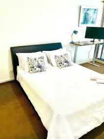 Premium 2-Bedroom Oasis near Yarra River MCEC South Wharf DFO - Room