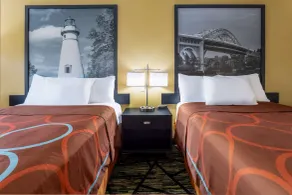 Super 8 by Wyndham Wooster - Chambre