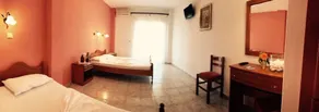 Hotel Papagalos - Room