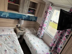 Cozy 3 Bedroom Mobile Home in Longniddry, Perfect for Families - Habitación
