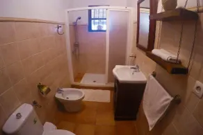 Cortijo La Gineta - Bathroom
