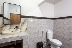 Creative Trawangan Stay - Bathroom