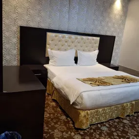 Quiet Rooms 5 Serviced Apartments - Room