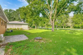 Fish, Hike & Relax: North Little Rock Gem w/ Yard - Interiör