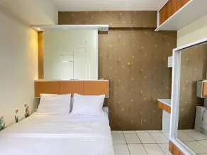 Adorable Classic 2Br Gateway Ahmad Yani Cicadas Bandung Apartment - Værelse