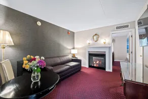 John Carver Inn & Spa - Room