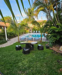 Blue Heron Bridge Hotel and Dive Club - Piscine