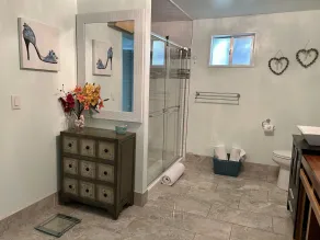Manatee Palms - Bathroom